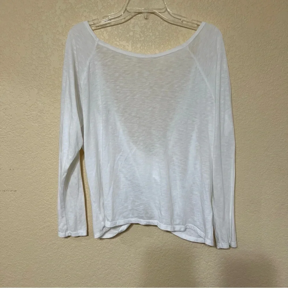 Fabletics beautiful white low back top, long sleeve Large - Picture 3 of 9